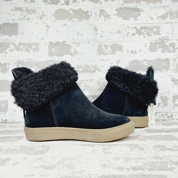 New Cougar Shoes Devon Waterproof Slip-On Teddy Fur ankle Boots T69 - Picture 2 of 11